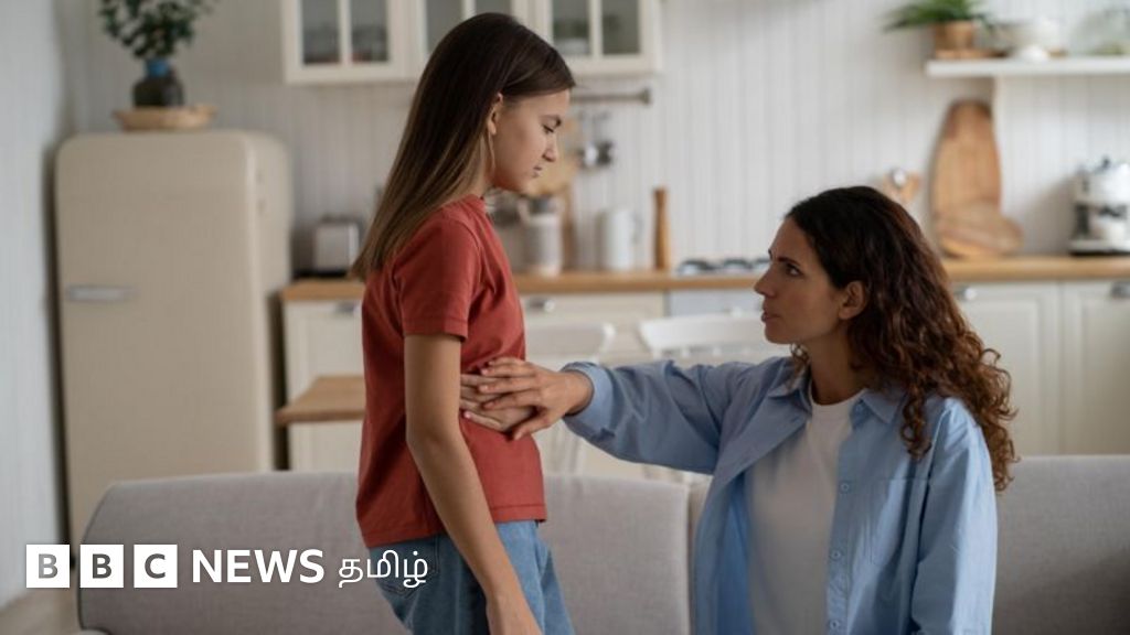 எட்டு வயதில் மாதவிடாய் - ஏன் இப்படி நடக்கிறது? மொபைல் போன்கள் காரணமா?