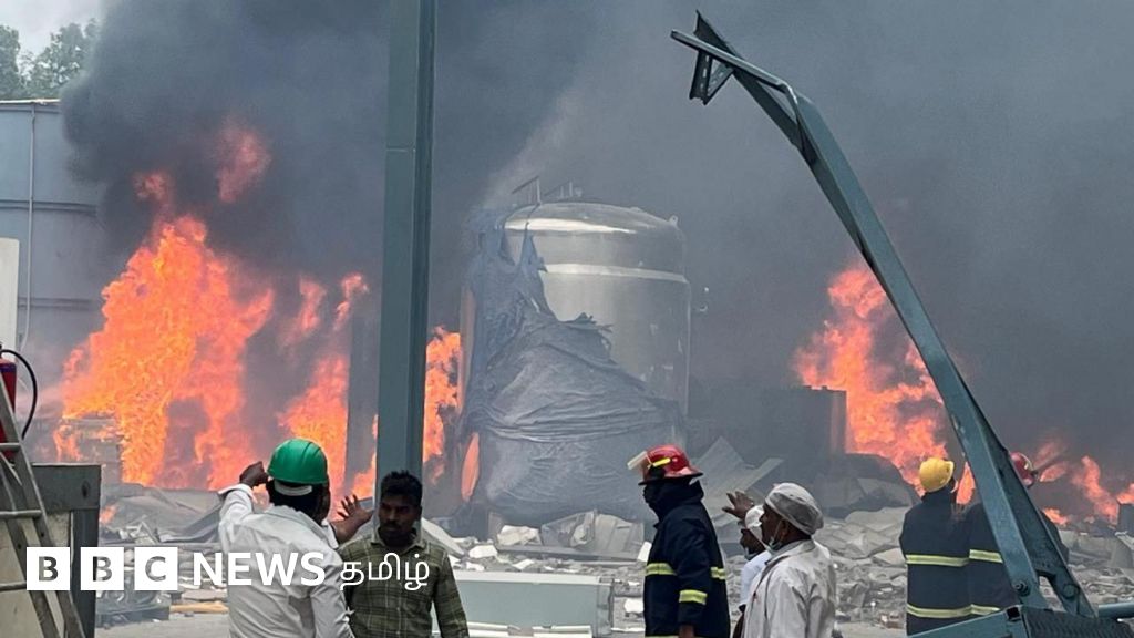 தெலங்கானா: ரசாயன உலையில் வெடிப்பு - தூக்கி வீசப்பட்ட தொழிலாளர்கள்