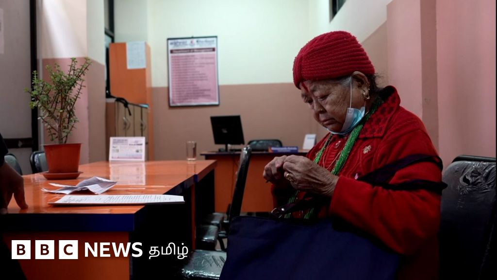 80 வயதில் பிளஸ் 2 தேர்வு எழுதும் பாட்டி