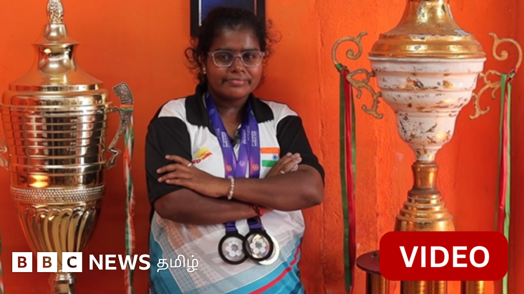 'இரும்பு பட்டறைக்கு வேலைக்கு போனேன்' - உலக கேரம் சாம்பியன் கீர்த்தனா கூறுவது என்ன?