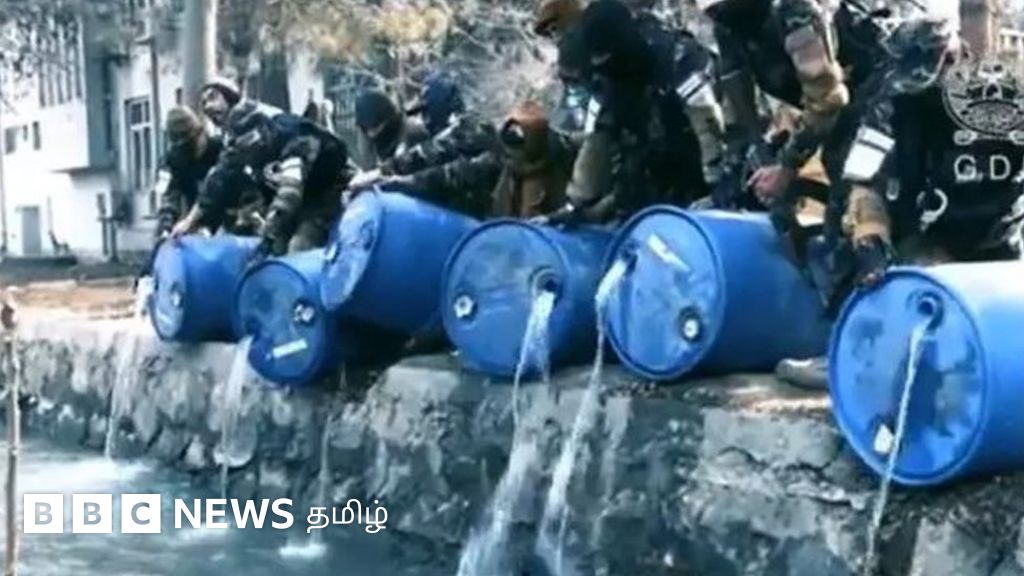 ஆப்கானிஸ்தானில் 3,000 லிட்டர் மதுபானத்தை கால்வாயில் கொட்டிய தாலிபன்கள்: மது விற்பனைக்கு எதிராக எச்சரிக்கை