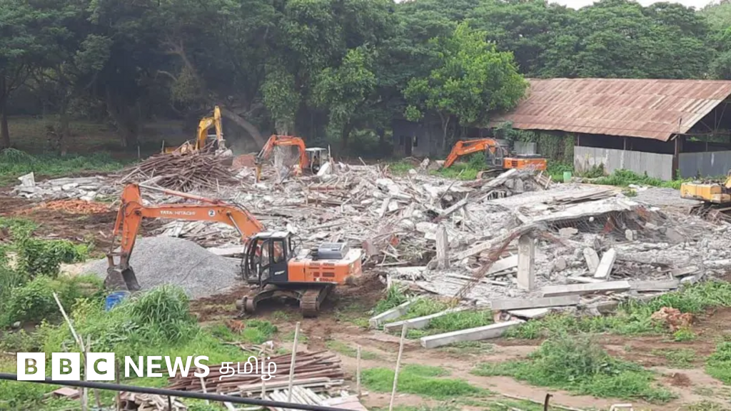 ஆந்திராவில் ஒய்.எஸ்.ஆர் காங்கிரஸ் கட்சி அலுவலகம் இடிப்பு - உண்மையான காரணம் என்ன?