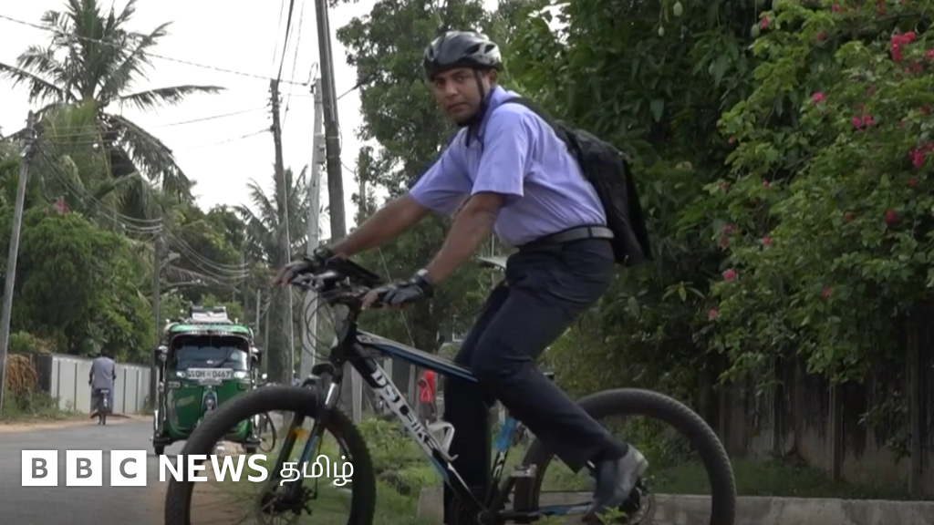 ''என் சைக்கிள் பலர் உயிரைக் காப்பாற்றியது'' - சைக்கிள் மருத்துவரின் கதை