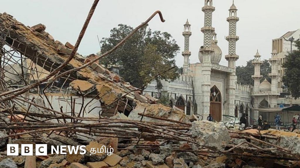 டெல்லியில் மசூதியை ஒட்டிய பகுதிகள் இடிக்கப்பட்டது ஏன்? மக்கள் என்ன சொல்கிறார்கள்?