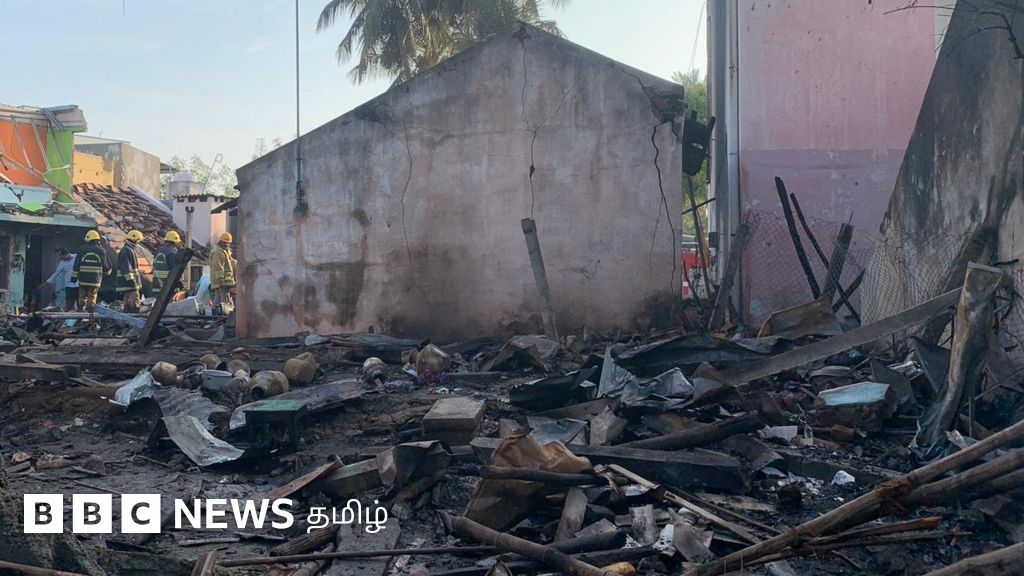 புத்தாண்டு விற்பனைக்கு வீட்டில் வைத்த பட்டாசு குடும்பத்தை பலி கொண்ட சோகம்