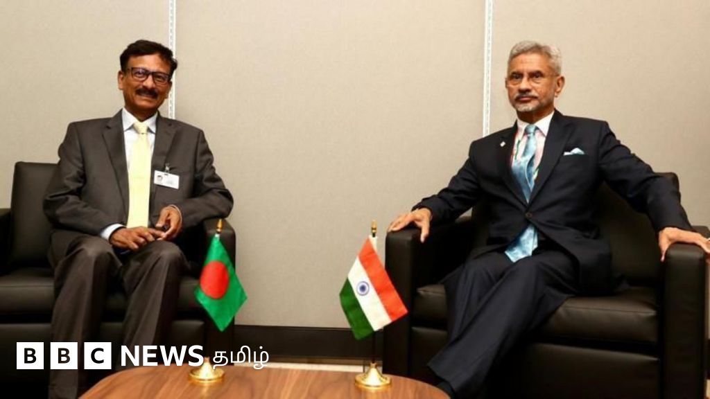 வங்கதேசத்தில் இருந்து தூதர்களின் குடும்பங்களை திரும்ப அழைத்த இந்தியா - வங்கதேசம் என்ன கூறுகிறது?