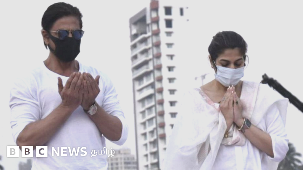 லதா மங்கேஷ்கர் உடல் மீது ஷாரூக் கான் துப்பினாரா? சமூக ஊடகங்களில் வைரலாகும் புகைப்படம் - என்ன நடந்தது?