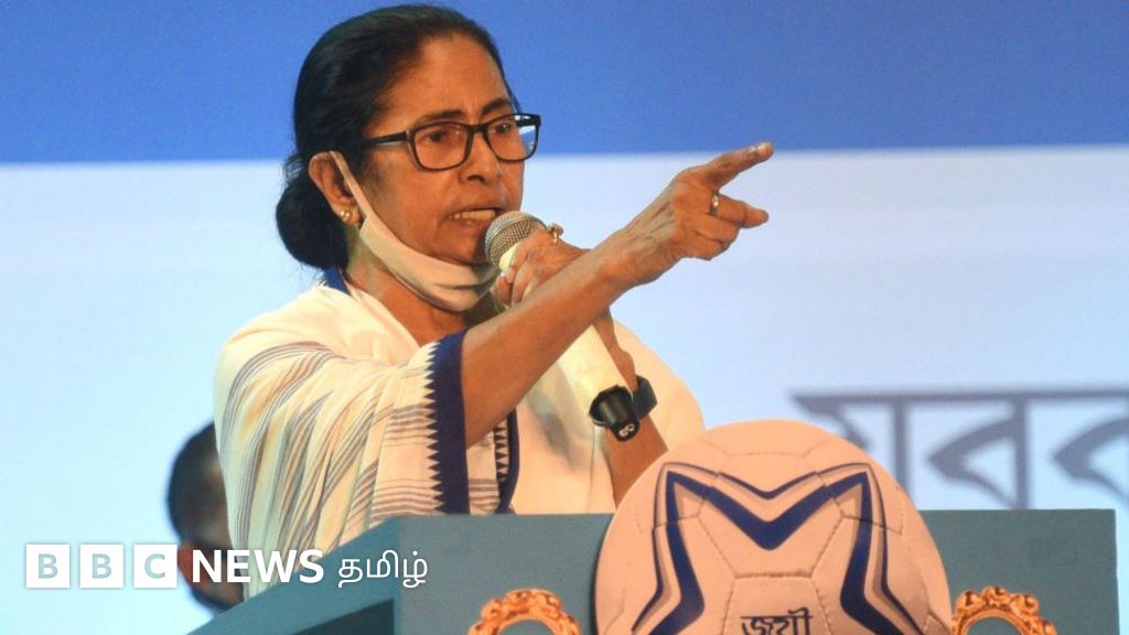 மமதா பானர்ஜி பயணித்த விமானத்தை நோக்கி மற்றொரு விமானம் வந்ததாக புகார்