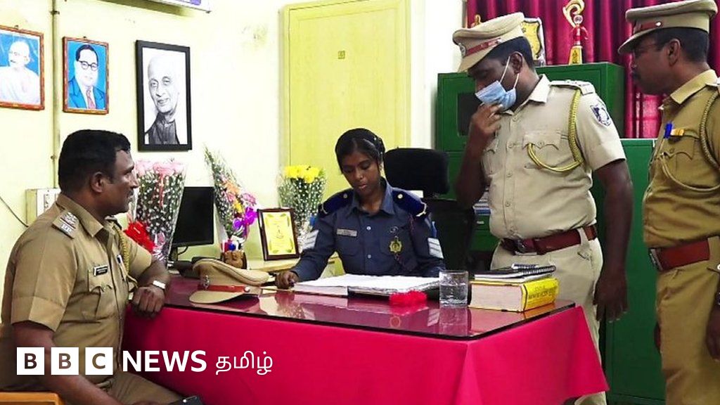 மகளிர் தினம்: ஒருநாள் காவல் நிலைய அதிகாரியான கல்லூரி மாணவி