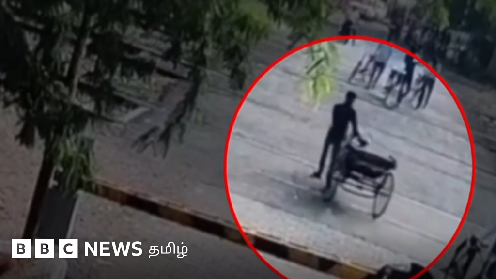 அதிவேகமாக வந்த ரயில்: மரணத்தின் பிடியில் இருந்து நூலிழையில் தப்பிய நபர்; நொறுங்கிய வண்டி