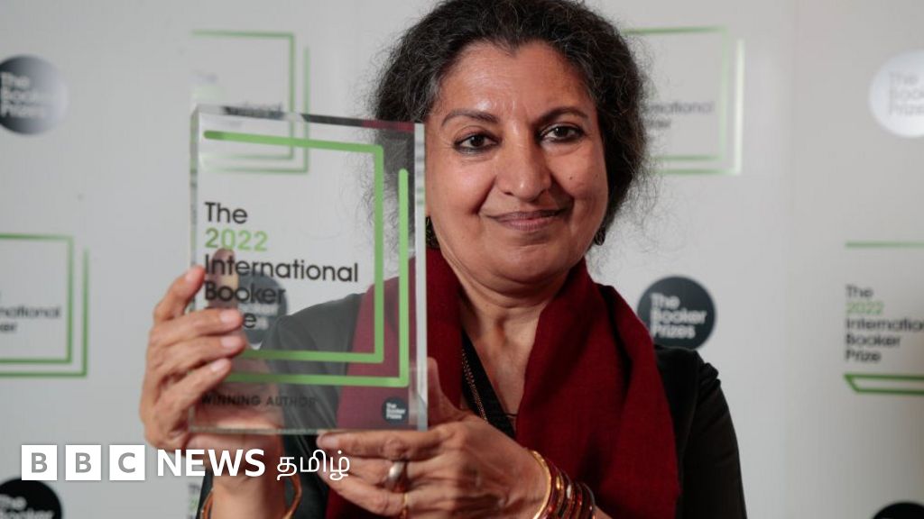 கீதாஞ்சலி ஸ்ரீ: சர்வதேச புக்கர் விருது பெற்ற 'டாம்ப் ஆஃப் சாண்ட்' புத்தகத்தின் கதை என்ன?