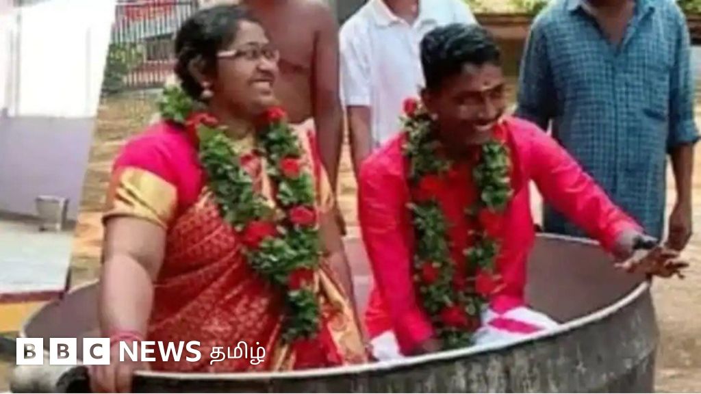 கேரளாவில் சமையல் பாத்திரத்தில் திருமணத்துக்குச் சென்ற மணமக்கள்