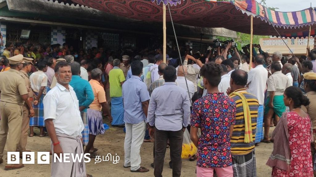 கள்ளக்குறிச்சி மாணவி இறுதி சடங்கு: ஊர் மக்கள் பங்கேற்பு, வெளியூர் ஆட்களுக்கு அனுமதி மறுப்பு