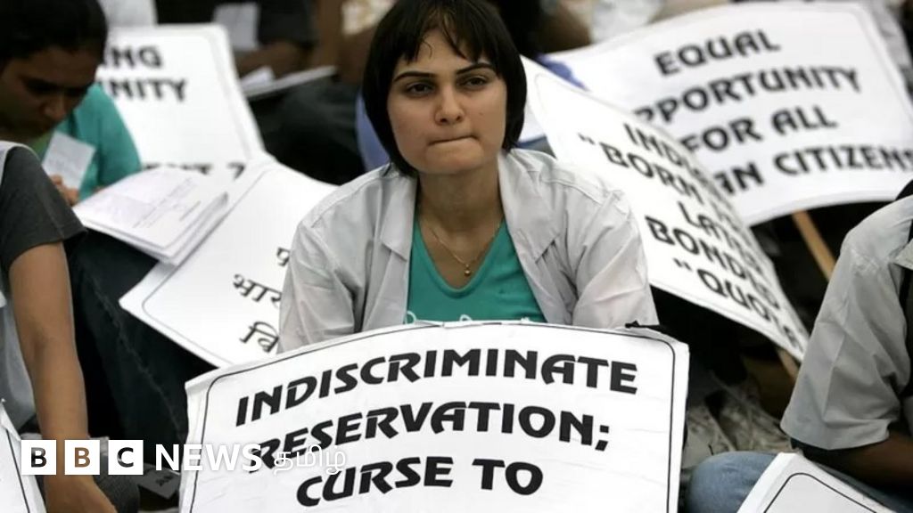 EWS உயர் வகுப்பினருக்கு இடஒதுக்கீட்டை எதிர்ப்பவர்கள் மற்றும் வாதிடுபவர்கள் முன்வைத்த வாதங்கள் என்ன?