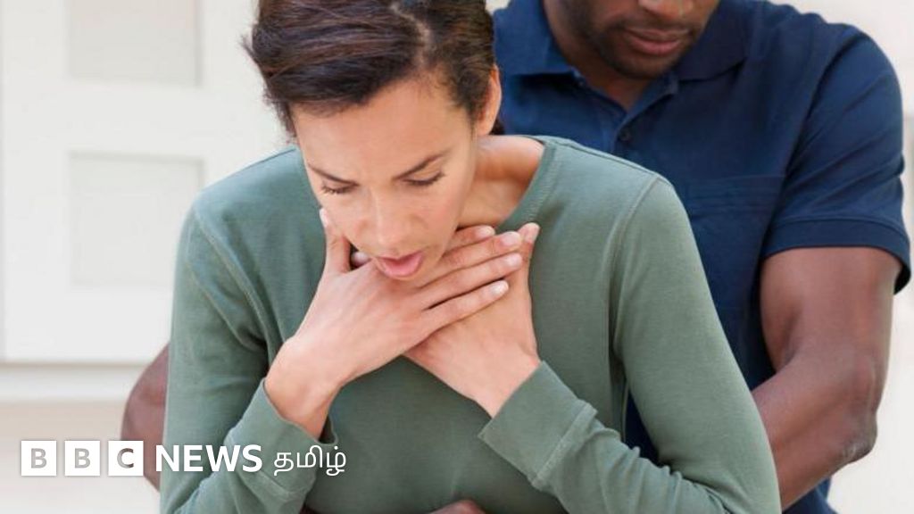 மூச்சுக்குழாயில் உணவு சிக்கிவிட்டால் உயிரைக் காக்க உதவும் எளிய முதலுதவி சிகிச்சை