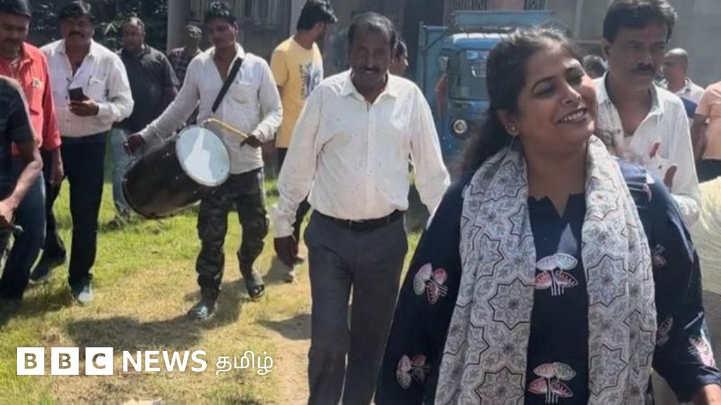 விவாகரத்து பெற்ற மகளை மேளதாளத்துடன் வீட்டிற்கு அழைத்து வந்த தந்தை - ஏன் அப்படி செய்தார்? 