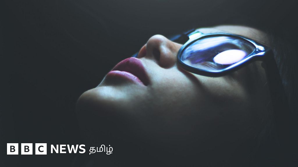 நீங்கள் அணிந்துள்ள கண்ணாடியை மாற்றும் நேரம் வந்துவிட்டதா? அதற்கான 4 அறிகுறிகள் இவைதான்...