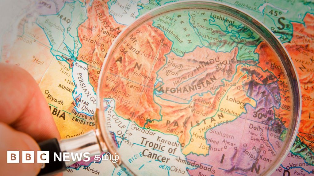 பாகிஸ்தானில் இரான் ராணுவம் ஏவுகணை தாக்குதல் ஏன்? இரு நாடுகளிடையே என்ன நடக்கிறது?