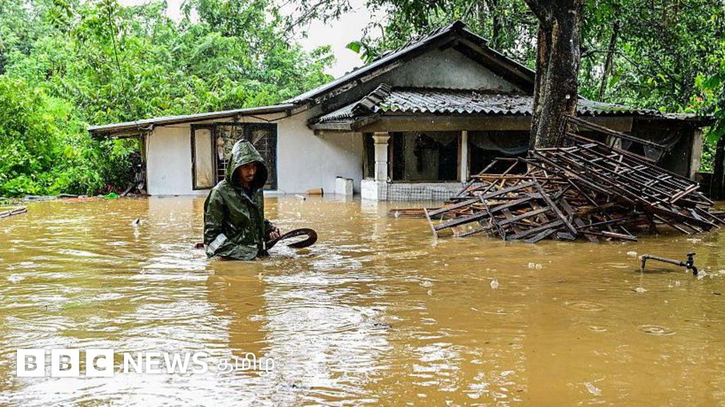 'மலை சரிந்து எங்கள் கிராமத்தையே புதைத்தது' - இலங்கையில் வெள்ள பாதிப்புகளின் நிலவரம் என்ன?