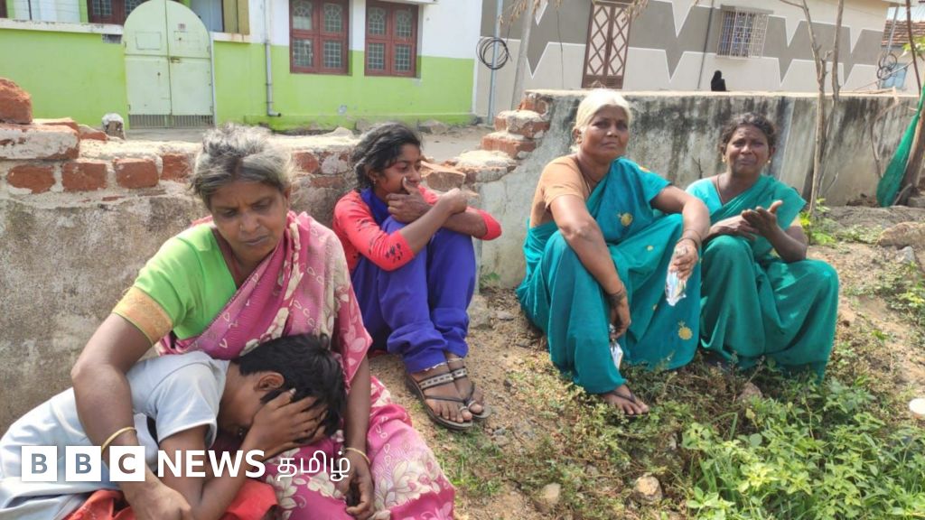 நாட்றம்பள்ளியில் வேன் மீது மோதிய லாரி: 7 பெண்கள் பலி - விபத்து எப்படி நடந்தது?