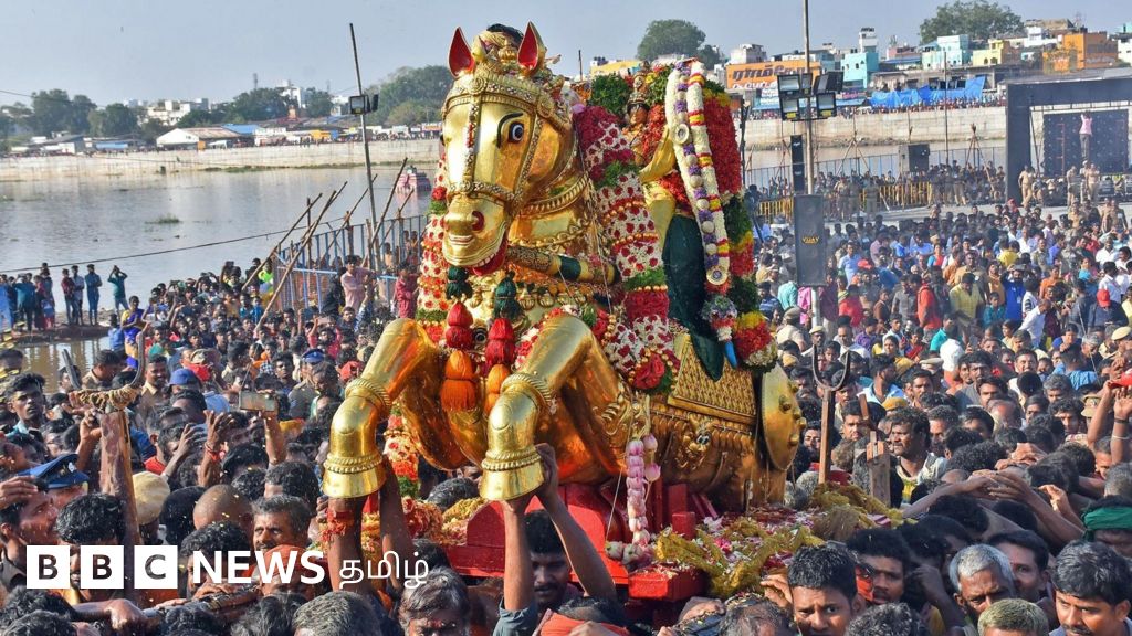 கள்ளழகர் ஆற்றில் இறங்கும் இடம் அருகே கொலை நடந்தது எப்படி? பட்டாக்கத்திகளுடன் மோதிக் கொண்டவர்கள் யார்?