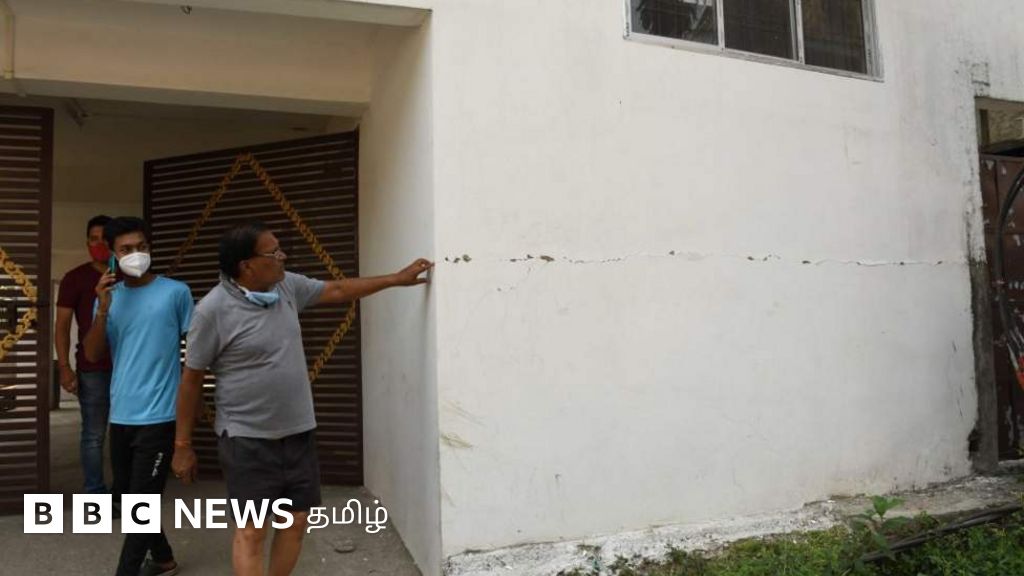 நேபாளத்தில் நிலநடுக்கம், 6 பேர் பலி: டெல்லியில் உணரப்பட்டது