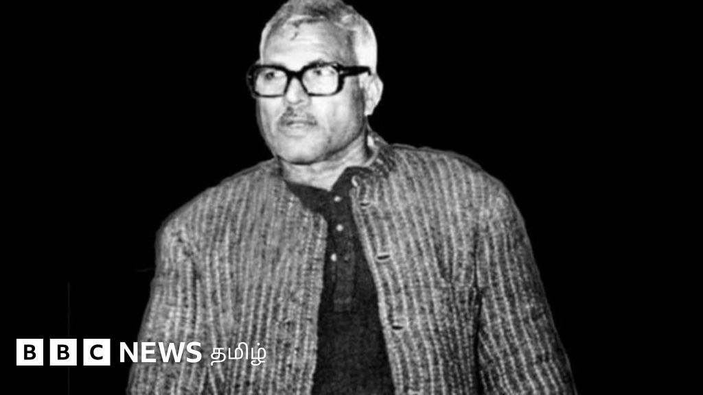 கர்பூரி தாக்கூர் : உயர்சாதியினரின் எதிரியாக கருதப்பட்ட பிகாரின் முன்னாள் முதல்வருக்கு பாரத ரத்னா