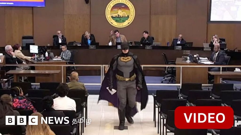 காணொளி: பேட்மேன் வேடத்தில் நகரசபையில் பேசிய நபர்