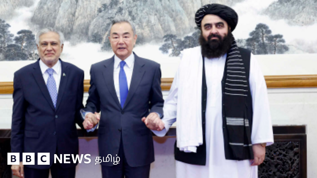 சீனா, பாகிஸ்தான், தாலிபனுக்கு இடையே வளரும் 'நட்பு' - இந்தியா ஏன் எச்சரிக்கையாக இருக்க வேண்டும்?