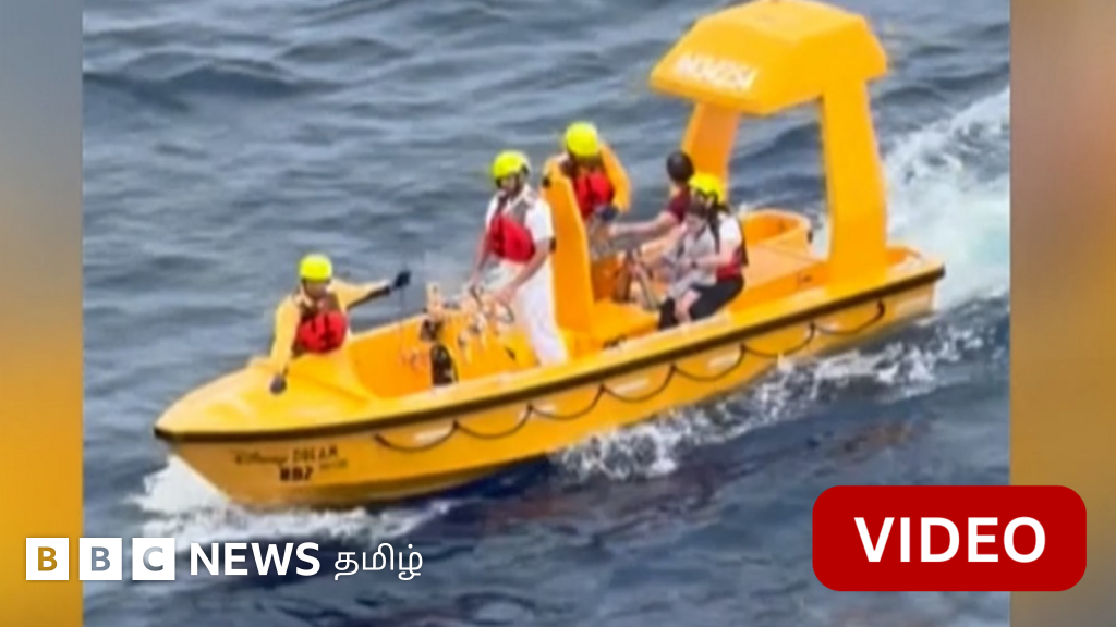 கப்பலில் இருந்து கடலில் தவறி விழுந்த மகளை தந்தை உடனே குதித்து காப்பாற்றிய காட்சி