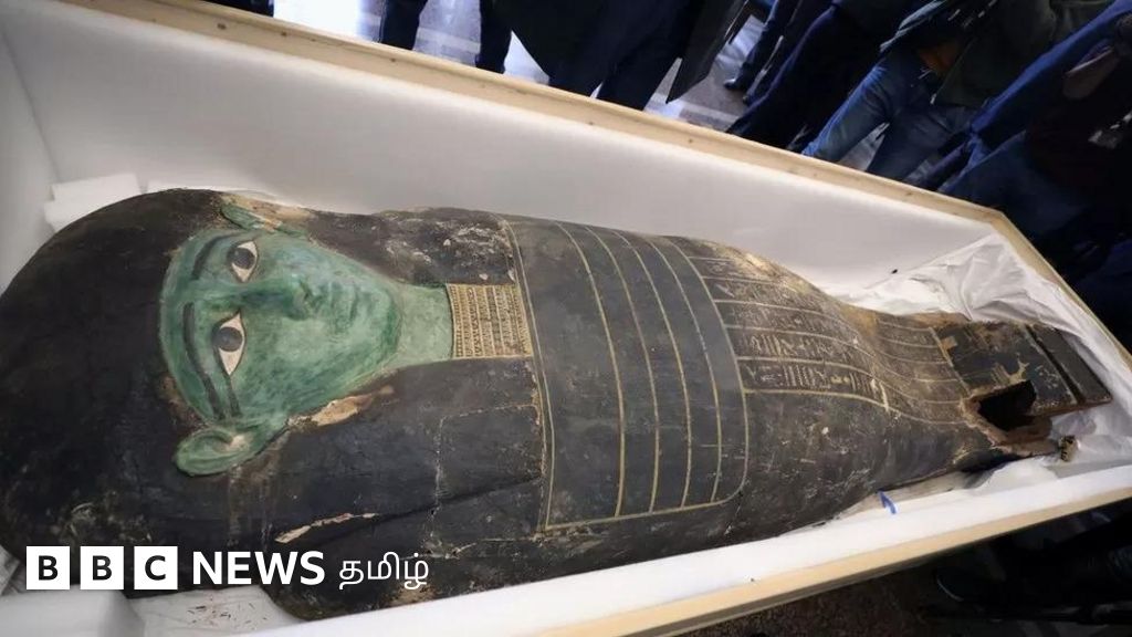 2008இல் களவு போன கிமு 332 காலகட்ட சவப்பெட்டியை எகிப்திடம் ஒப்படைத்த அமெரிக்கா