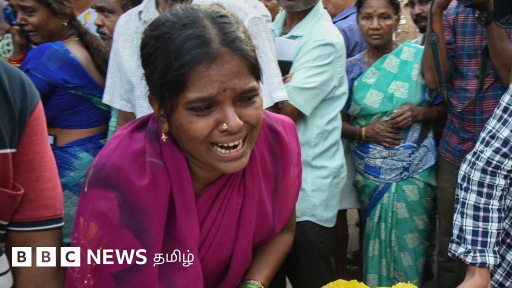 கரூர் கூட்ட நெரிசலில் 40 பேர் பலி - என்ன நடக்கிறது? புகைப்படத் தொகுப்பு