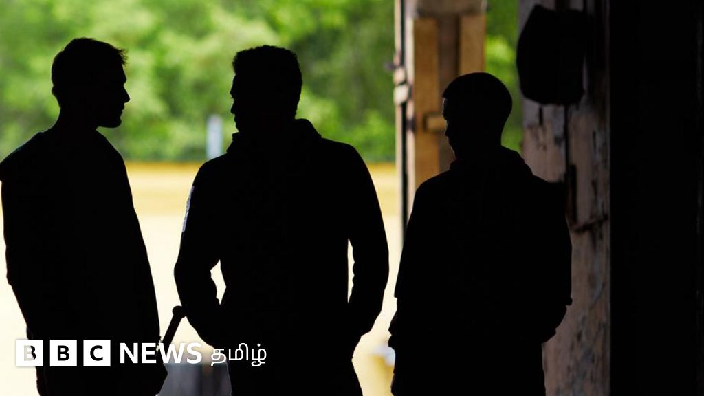 தன்பாலின இளைஞரை துன்புறுத்தி, நிர்வாணமாக படம் பிடித்த கும்பல் - செயலி மூலம் மோசடி