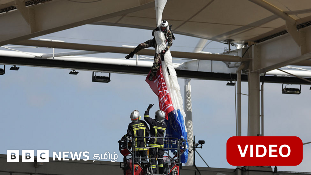 ஏணி மூலம் மீட்கப்பட்ட பாராசூட் வீரர் - சாகச முயற்சி தோல்வியடைந்தது எப்படி?