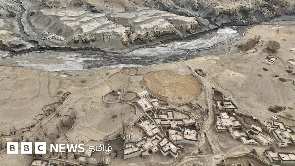 இமயமலை: மனிதர்கள் வாழ முடியாத பகுதியாக மாறிய நேபாள கிராமம் - மொத்தமாக காலி செய்த ஊர்மக்கள்