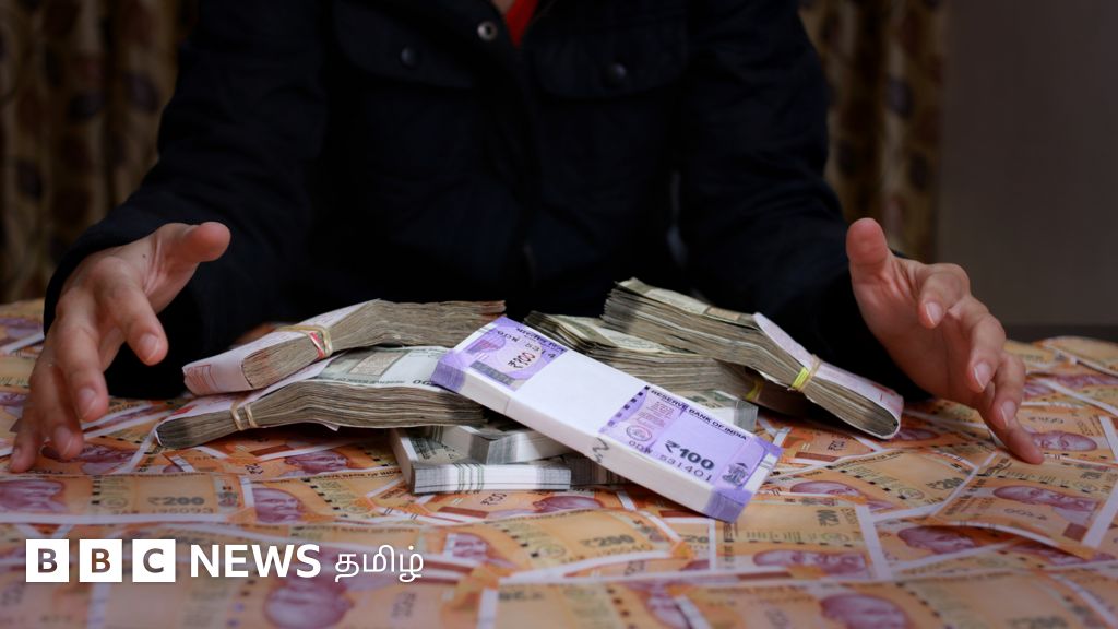 குலுக்கலில் பரிசு விழுந்திருப்பதாக கூறி ரூ.14 லட்சம் மோசடி - அர்ச்சகரை ஏமாற்றிய மூவர் கைது