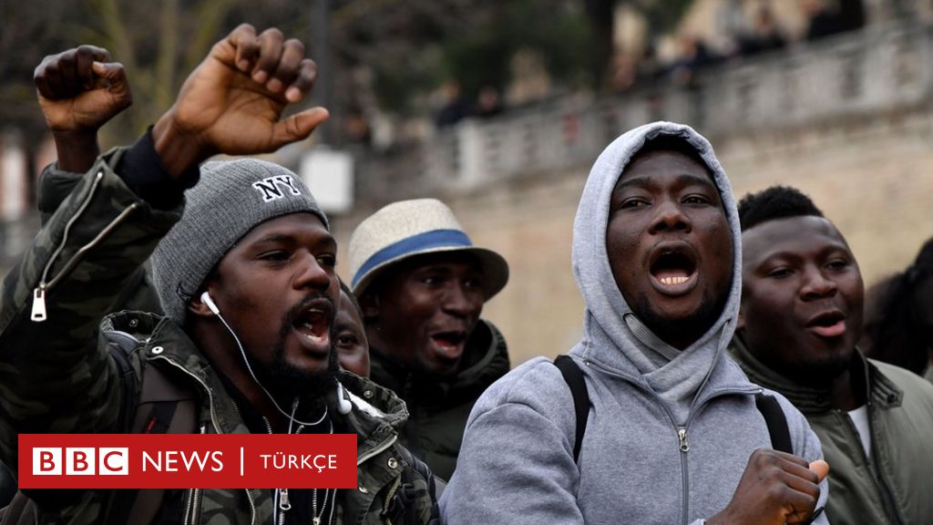 Grande manifestazione antifascista dopo l'attacco razzista in Italia
