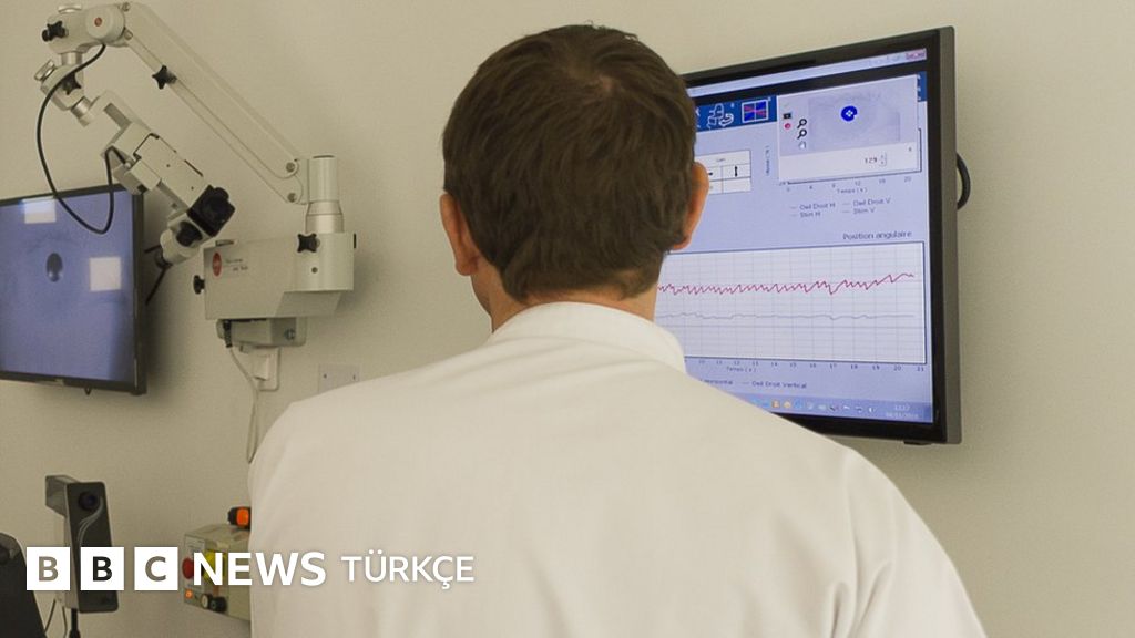 Sağlıkla ilgili KHK değişikliği: Memur olmaları 'sakıncalı' bulunan doktorlar anlatıyor