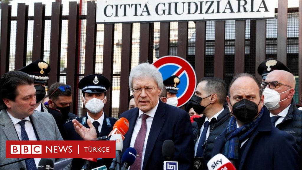 L’ambasciatore russo a Roma ha presentato una denuncia penale contro il quotidiano italiano La Stampa