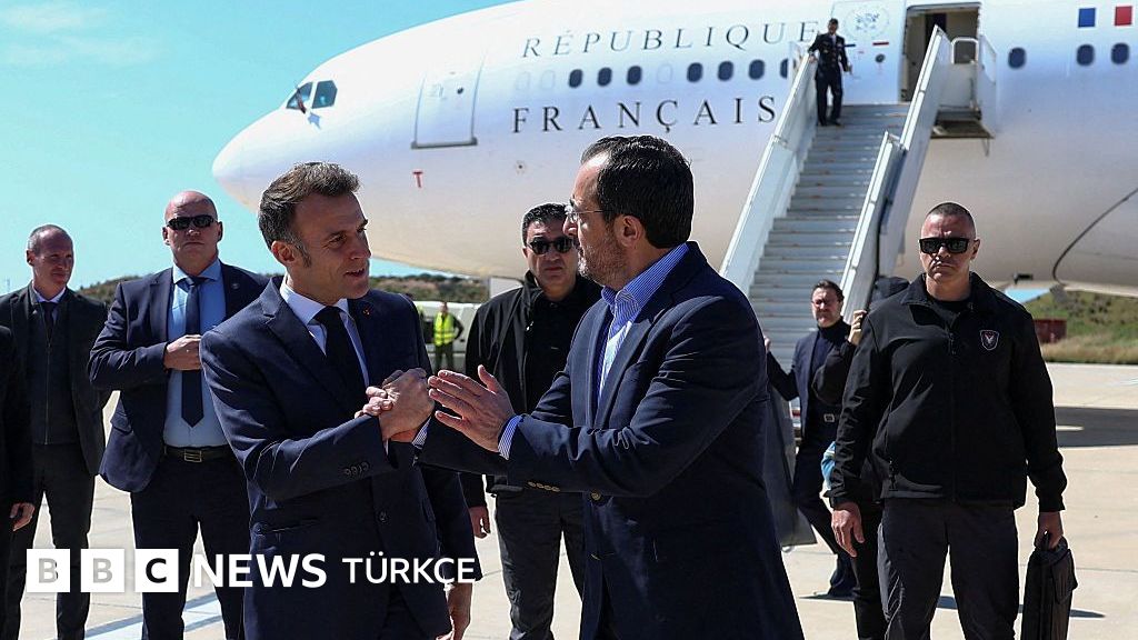 Fransa ve Yunanistan Liderleri Kıbrıs'da Üçlü Zirve