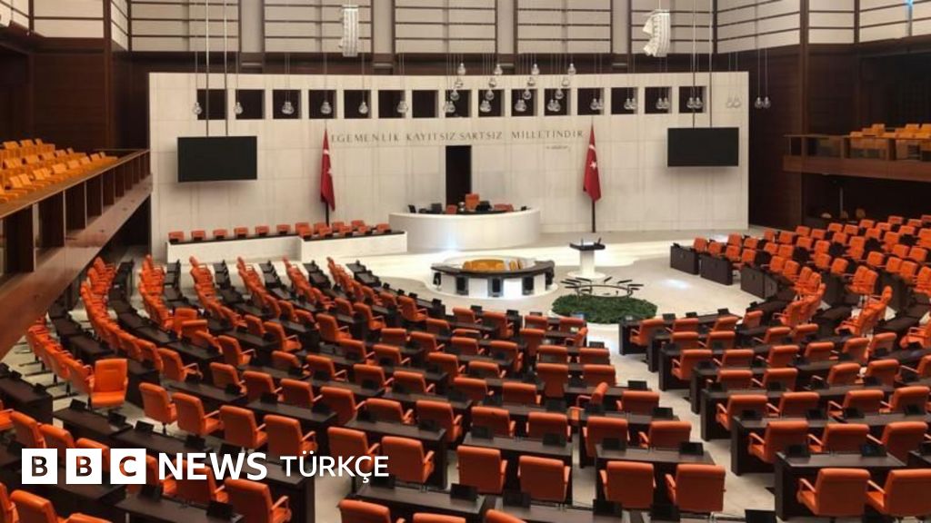 12. Yargı Paketi ikiye bölünüyor: LGBTİ ve süresiz nafaka ikinci pakete girebilir
