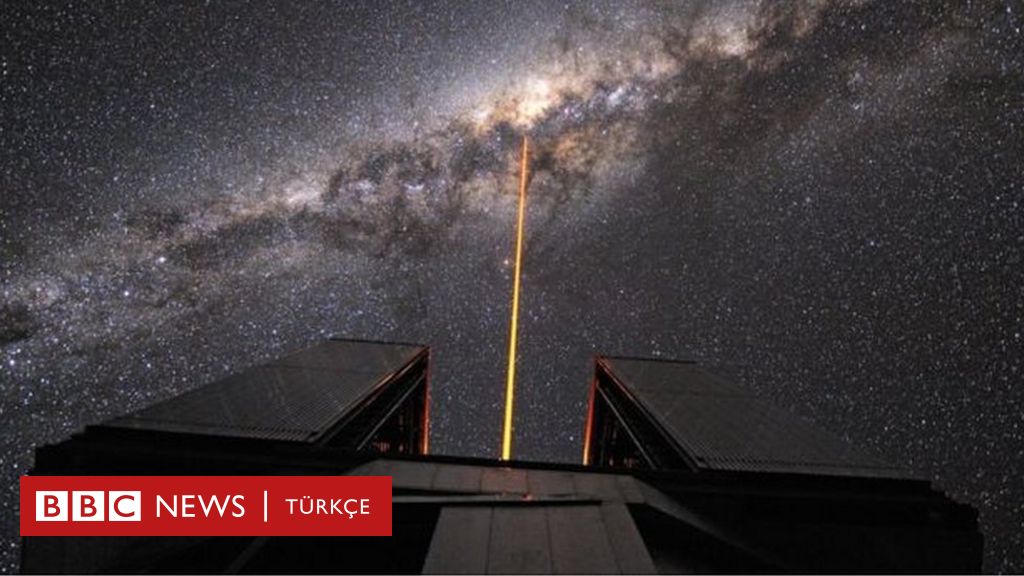 Einsteinın genel görelilik teorisi kara delik yakınında 