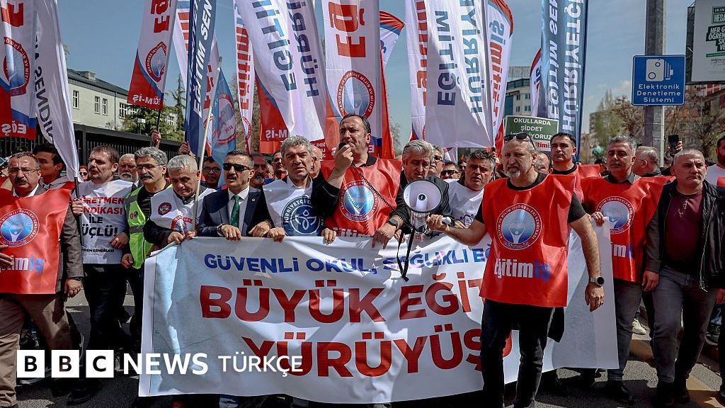 Okul saldırıları sonrası öğretmenler iş bırakma eyleminde