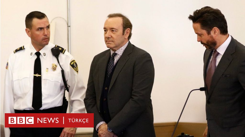 Kevin Spacey 'cinsel taciz' suçlamasıyla mahkemeye çıktı - BBC News Türkçe
