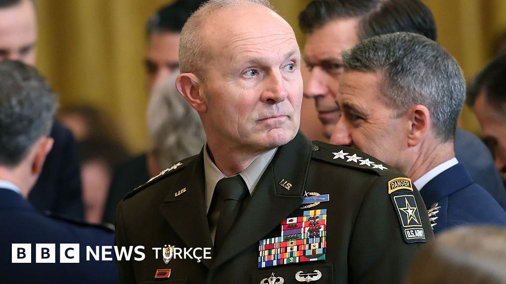 Hegseth, Kara Kuvvetleri Komutanı'nın görevi bırakmasını istedi