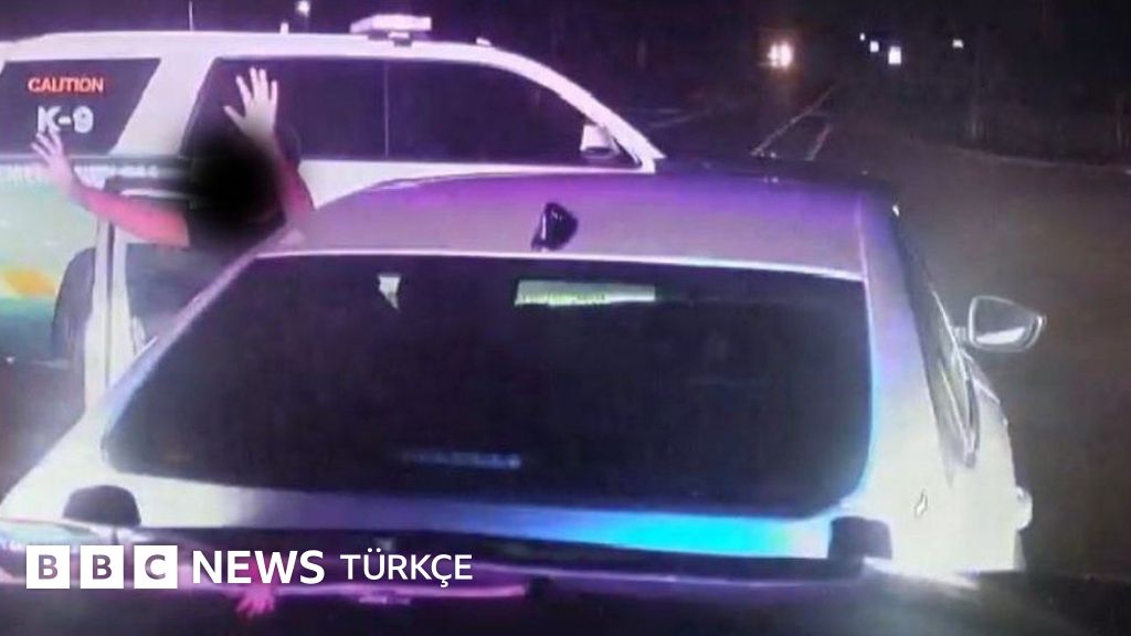 Florida polisinin otoyolda durdurduğu aracın sürücüsü 10 yaşlarında bir çocuk çıktı Florida polisinin otoyolda durdurduğu aracın sürücüsü 10 yaşlarında bir çocuk çıktı