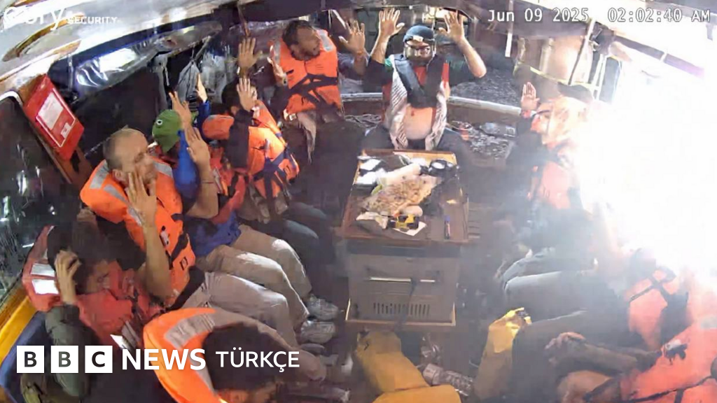 Gazze'ye giden yardım teknesine müdahale edildi, eylemciler İsrail'e götürülüyor