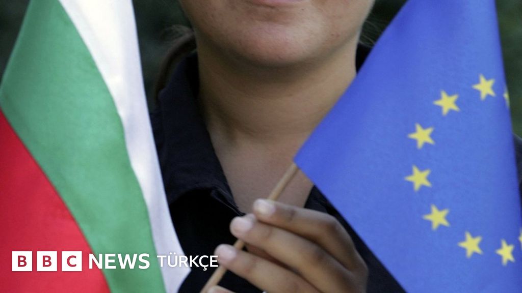 Bulgaristan'da 'sahte pasaport çetesine' operasyon: 5.600 dolara vatandaşlık satmakla suçlanıyorlar