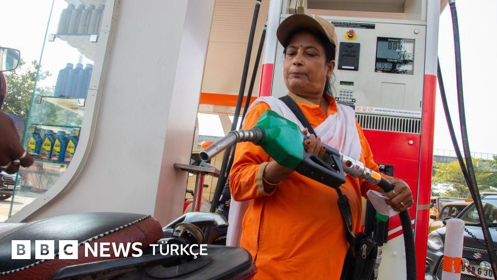 ABD'nin abluka kararı petrol fiyatlarını yükseltti, altın düşüşte