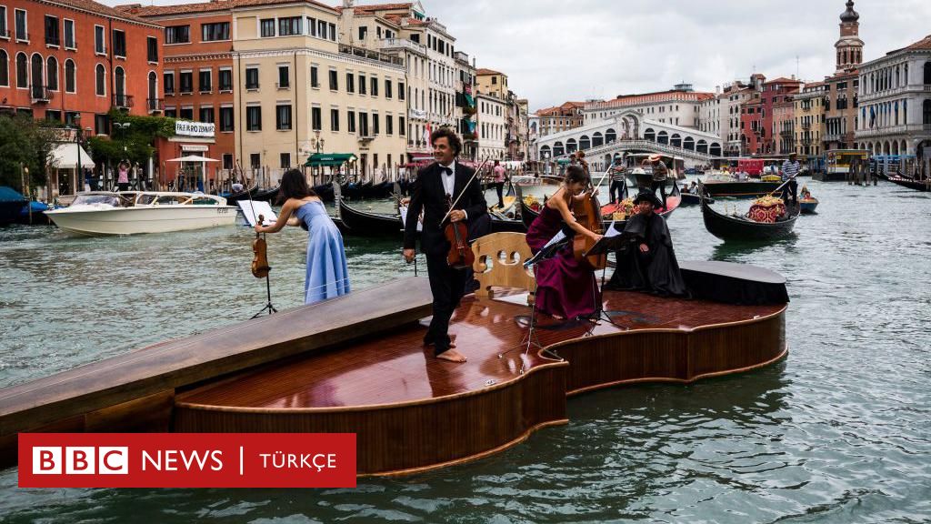 La popolazione scende sotto la soglia critica a Venezia: “La città si sta trasformando in un parco divertimenti”